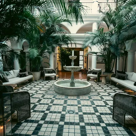 Hotel La Fonda 4*