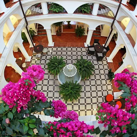 La Fonda Hotel 4*