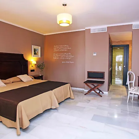 La Fonda Hotell 4*